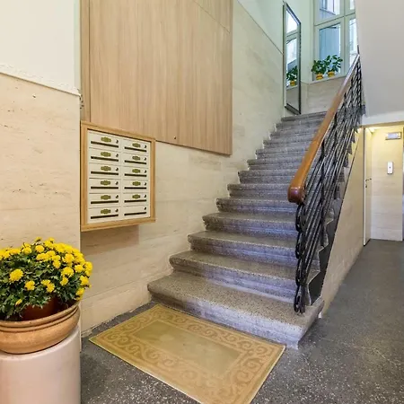 Parliament - Center Luxury Apartment *